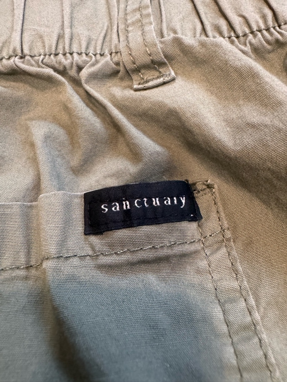 Sanctuary Army Green Utility Roll-Cuff Shorts with Pockets, Size XL - Picture 11 of 12